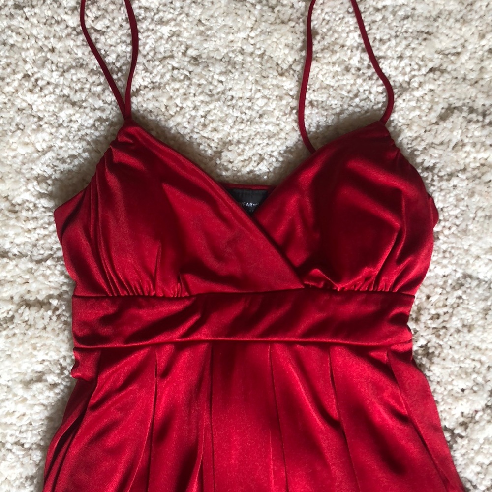 Red dress 🔥💃🏼 - Picture 3 of 7